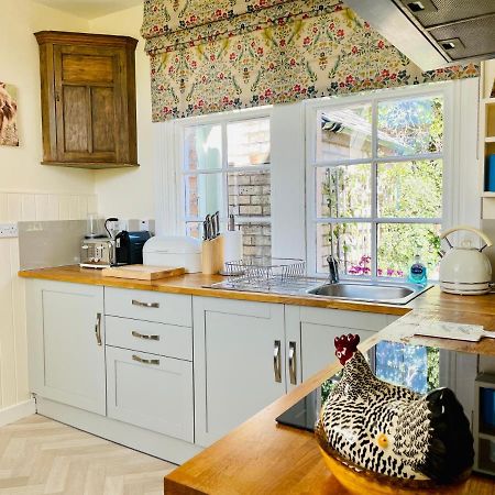 Carnell Country Estate & Holiday Cottages In Ayrshire Hurlford Exteriör bild