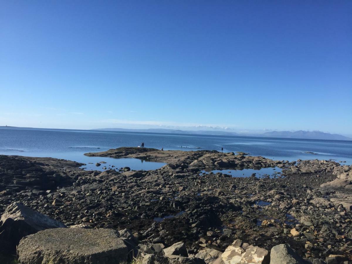 Carnell Country Estate & Holiday Cottages In Ayrshire Hurlford Exteriör bild