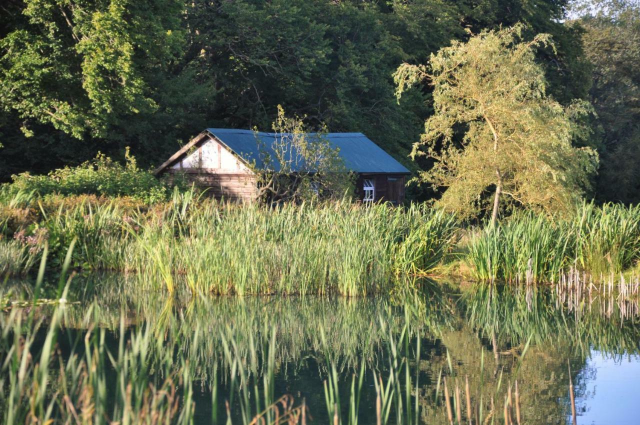 Carnell Country Estate & Holiday Cottages In Ayrshire Hurlford Exteriör bild