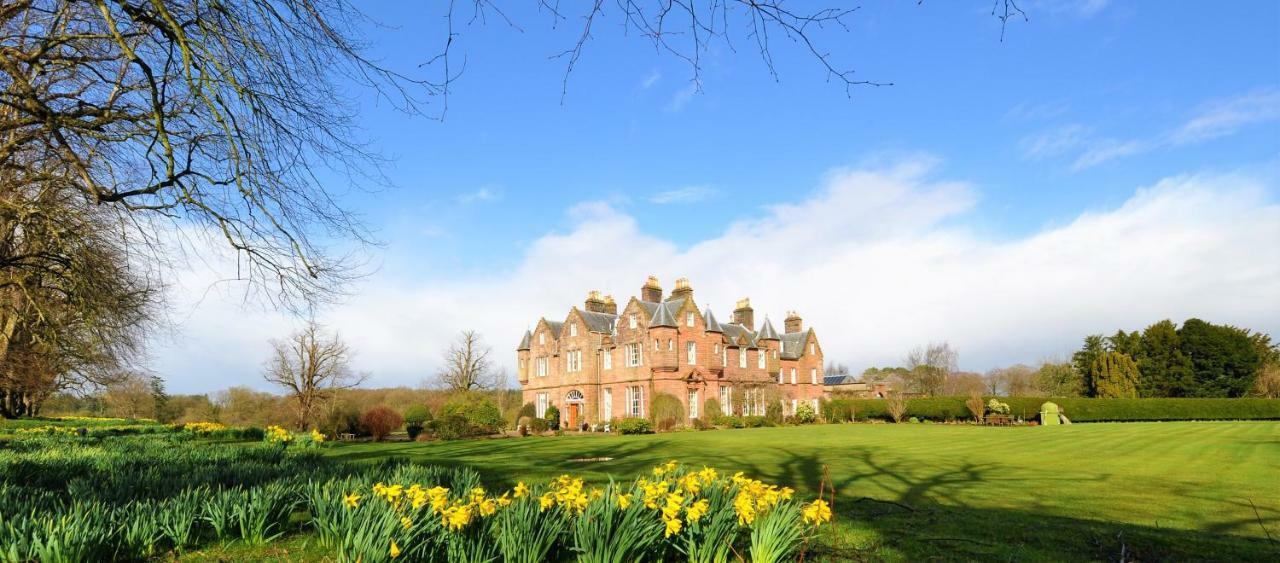 Carnell Country Estate & Holiday Cottages In Ayrshire Hurlford Exteriör bild